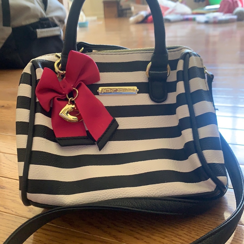 betsey johnson purse